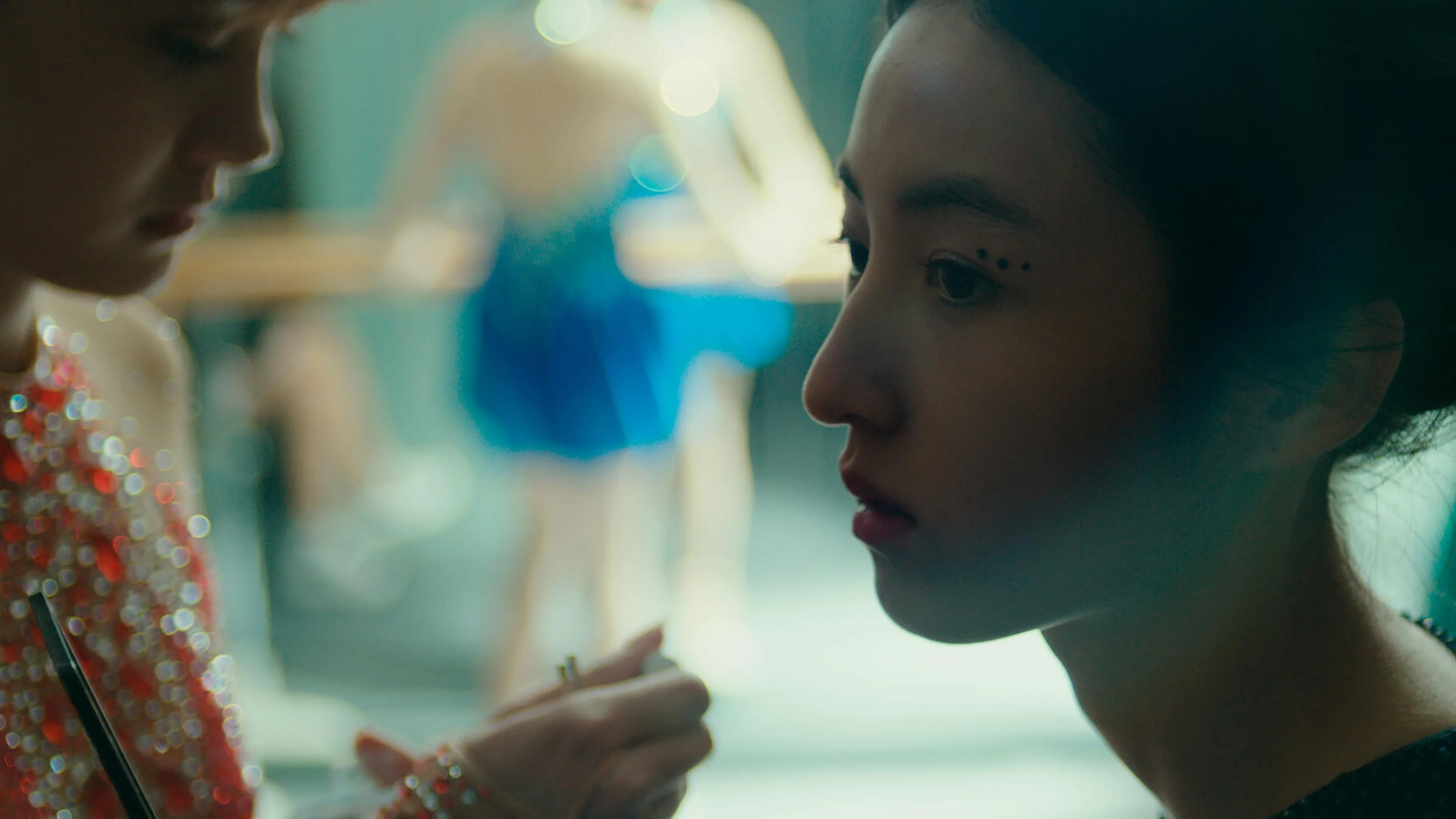 Cô Gái Trên Bờ Vực Full