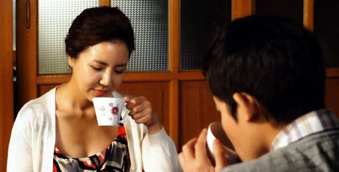 Sự An Ủi Của Cô Chủ Trọ Xinh Đẹp Full