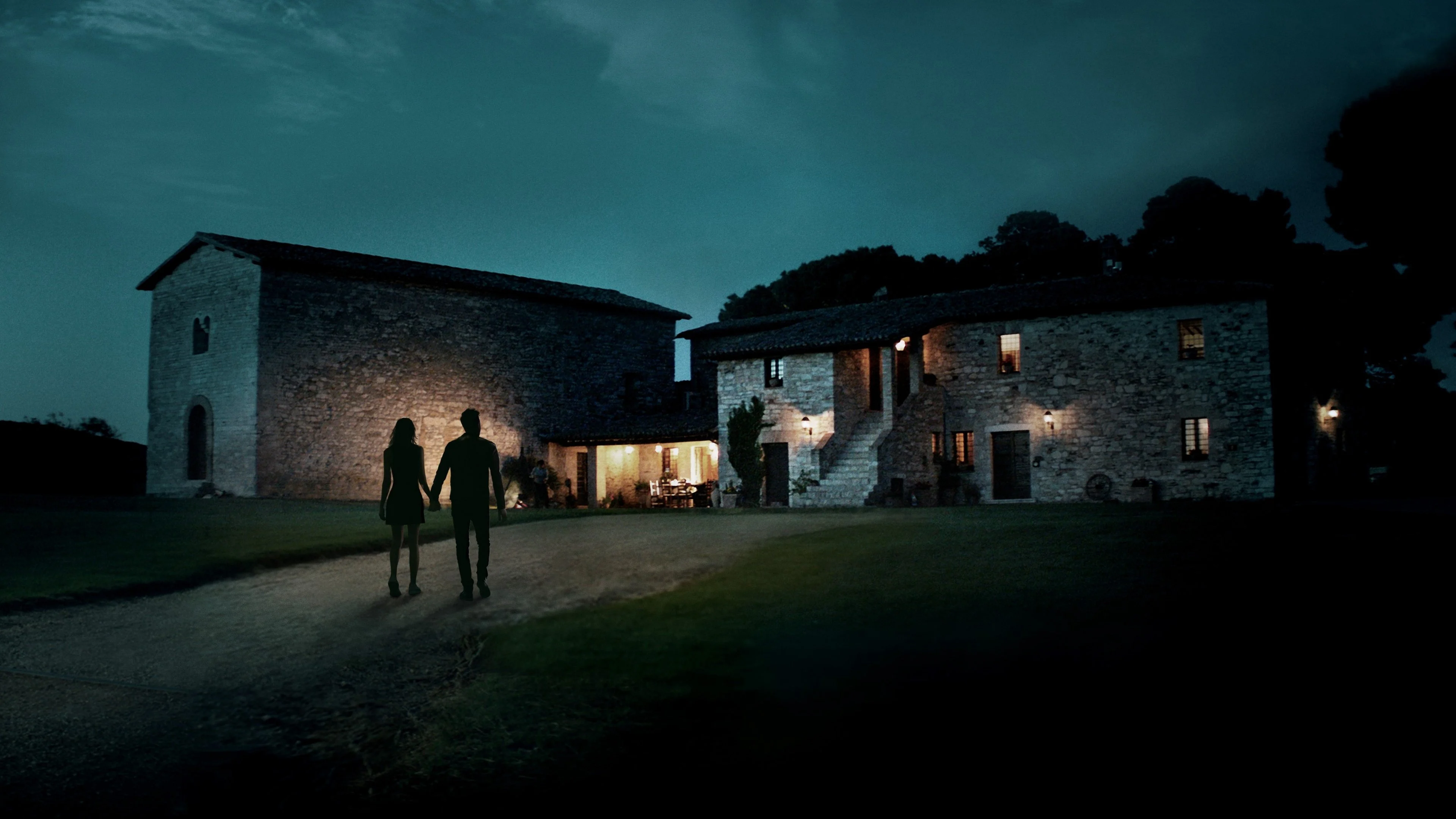 Ngôi Nhà Cạm Bẫy Full